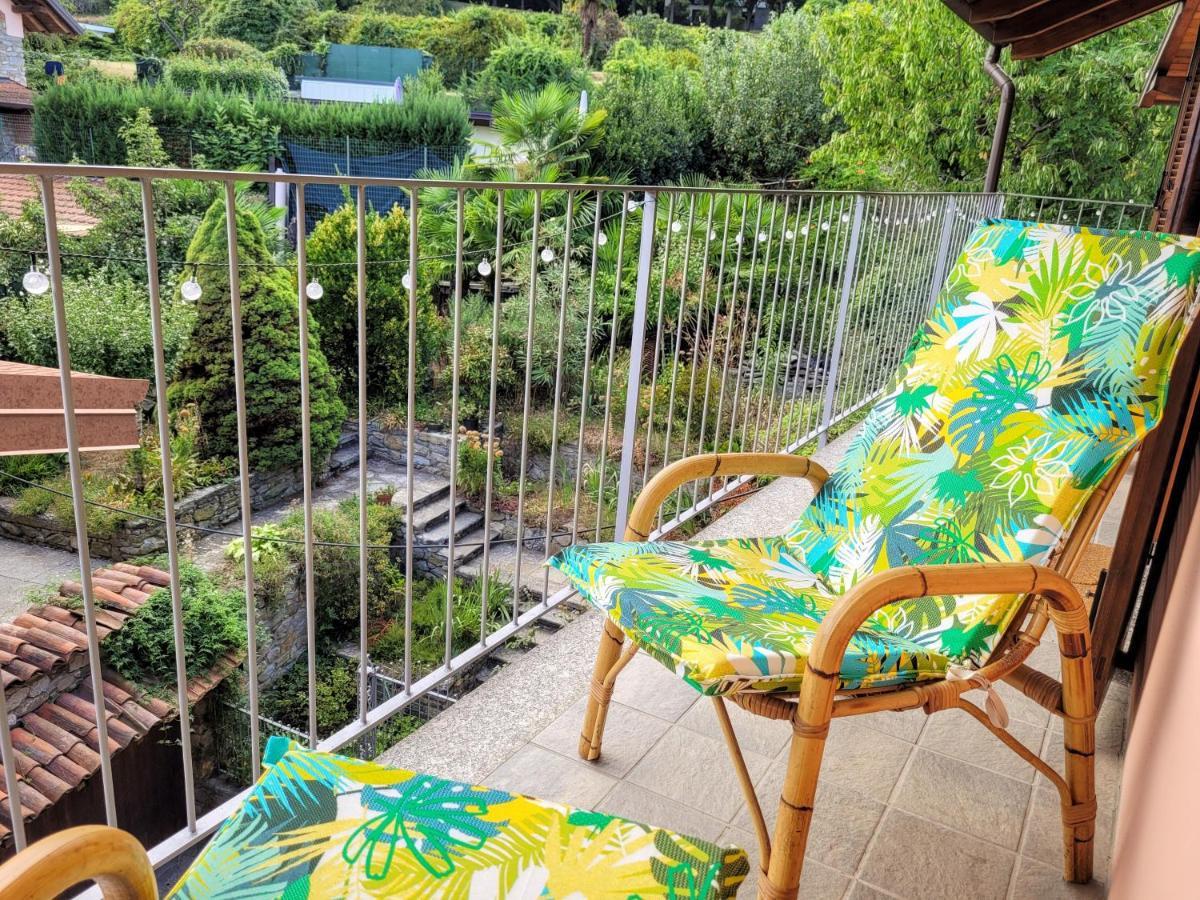 La Mansarda Del Ciliegio - Deliziosa Mansarda Con Giardino A 6 Km Da Arona Apartment Bagian luar foto