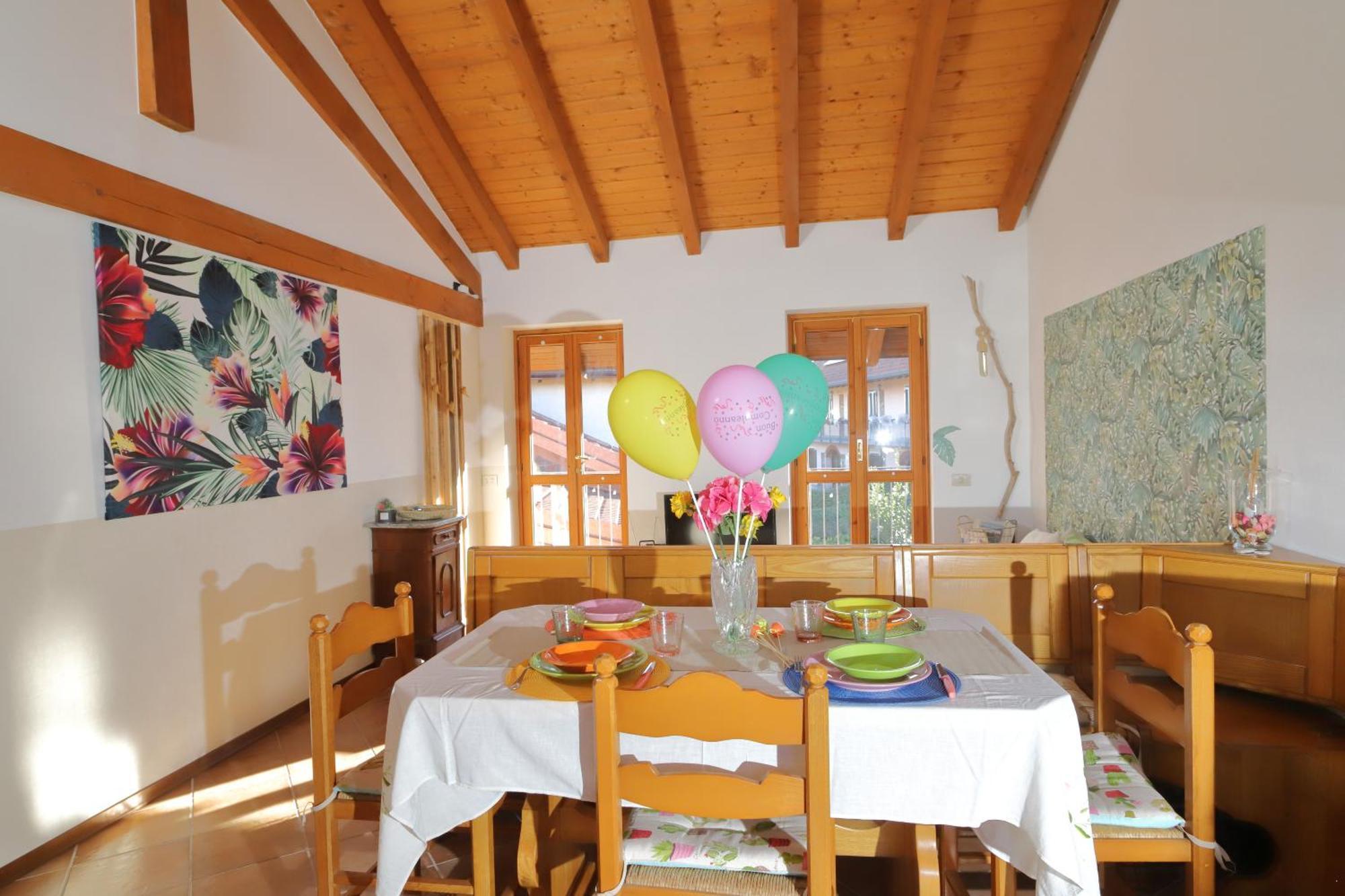 La Mansarda Del Ciliegio - Deliziosa Mansarda Con Giardino A 6 Km Da Arona Apartment Bagian luar foto