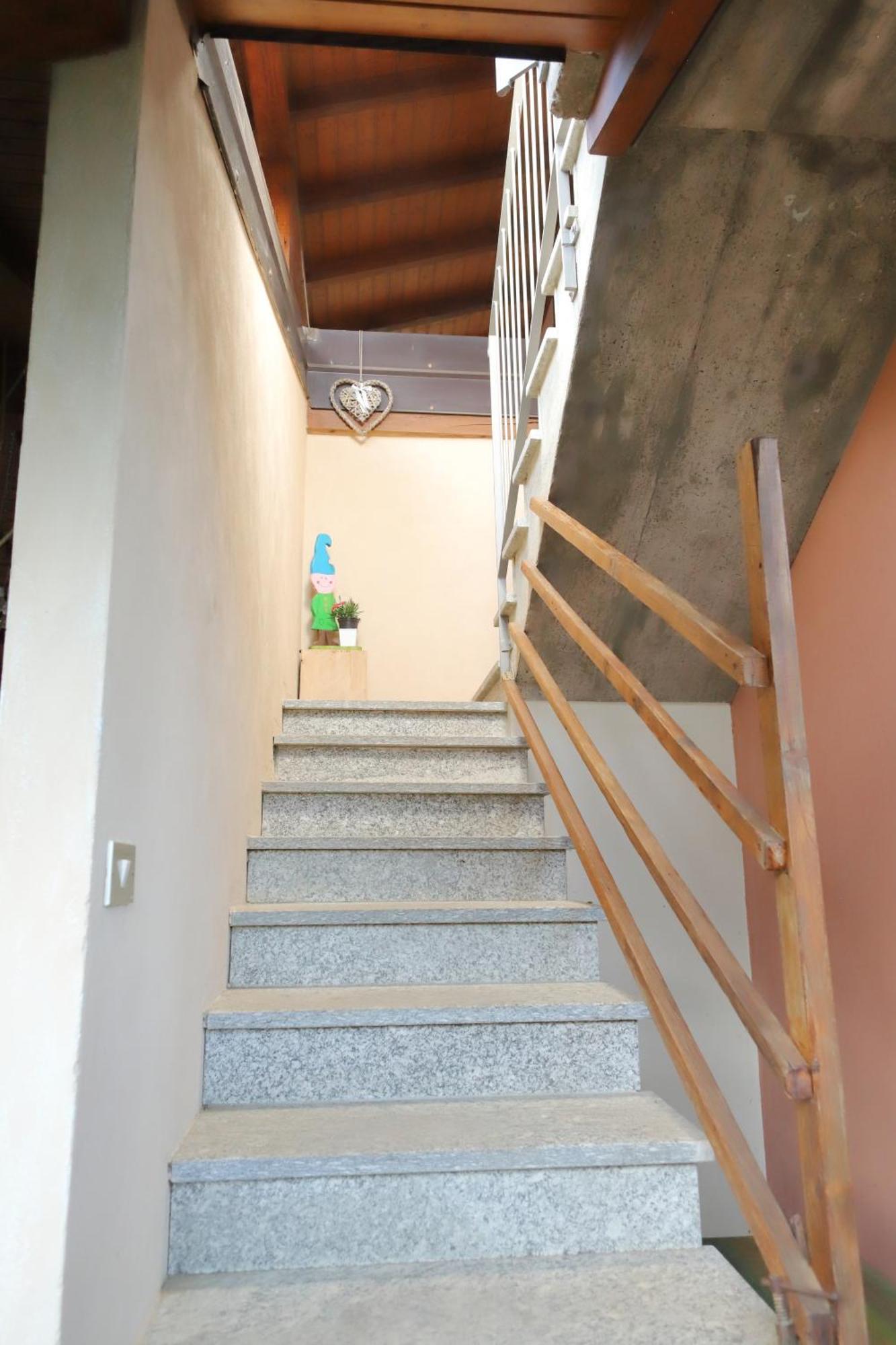 La Mansarda Del Ciliegio - Deliziosa Mansarda Con Giardino A 6 Km Da Arona Apartment Bagian luar foto