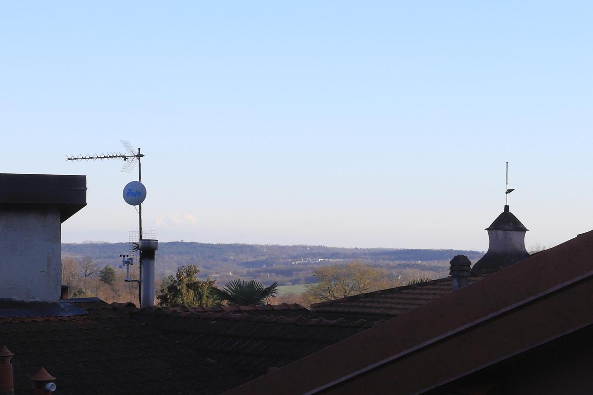La Mansarda Del Ciliegio - Deliziosa Mansarda Con Giardino A 6 Km Da Arona Apartment Bagian luar foto