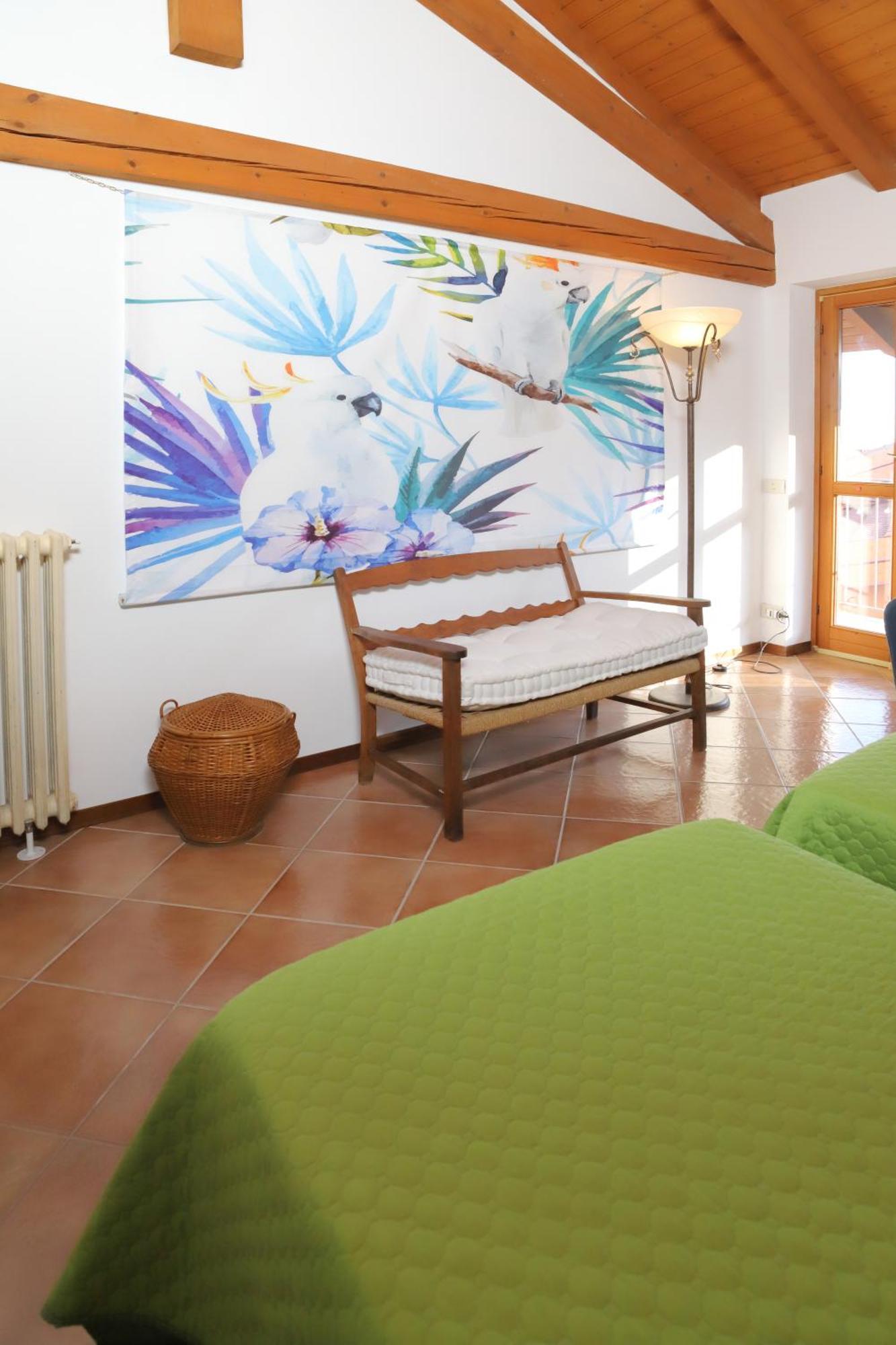 La Mansarda Del Ciliegio - Deliziosa Mansarda Con Giardino A 6 Km Da Arona Apartment Bagian luar foto